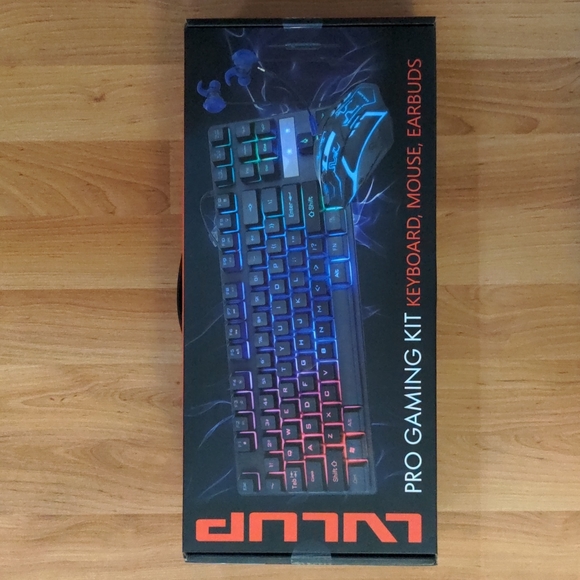 LVLUP Other - LVLUP Pro Gaming Kit, Keyboard, Mouse, Earbuds